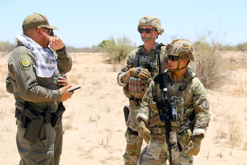 759th Military Police Battalion conducts joint patrol with U.S. Border Patrol agents at the southern border