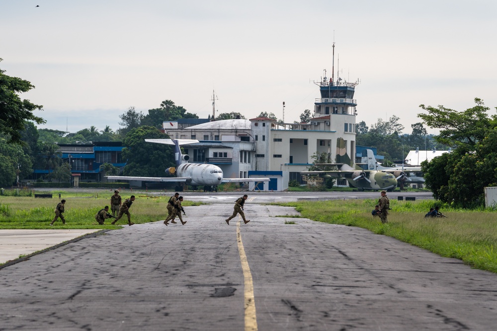 AMISTAD 2025: Salvadoran service members apply TCCC during mass casualty exercise