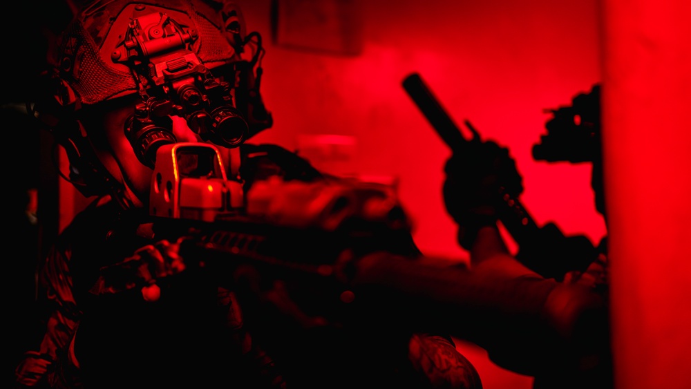 EODMU 5 Conducts a VBSS Drill Aboard George Washington