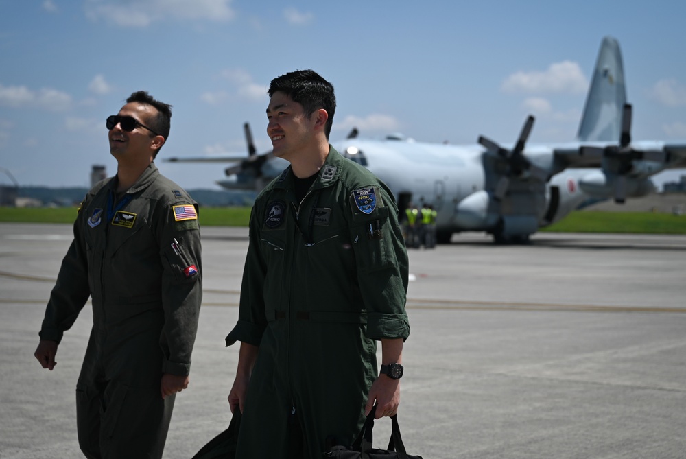 36 AS conducts operational a subject matter exchange with JASDF aircrew