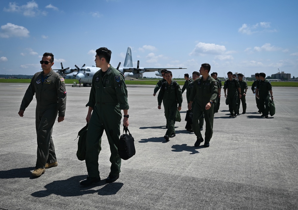 36 AS conducts operational a subject matter exchange with JASDF aircrew