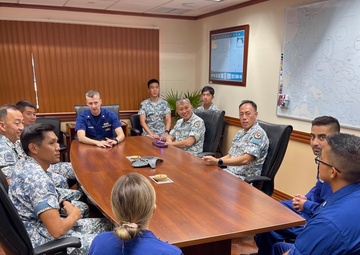 Republic of Singapore Navy divers visit U.S. Coast Guard, strengthen maritime security ties