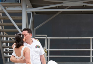Blue Ridge Returns to Japan After Summer Patrol