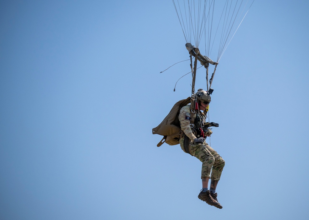 U.S. Army Special Forces and ROKSWC conduct High Altitude Low Opening proficiency jump