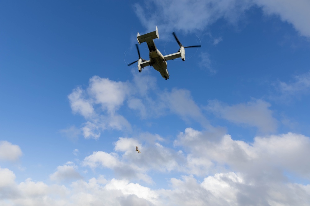 VMM-262 Conducts Joint Training with 31st Rescue Squadron