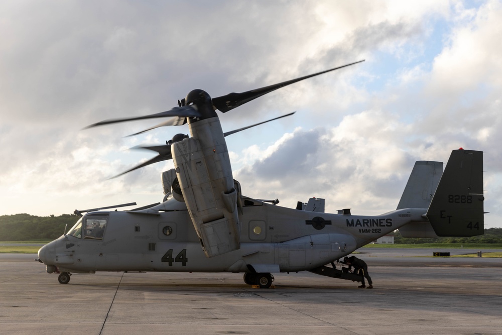 VMM-262 Conducts Joint Training with 31st Rescue Squadron
