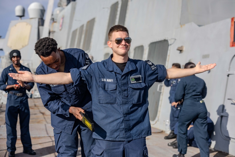 USS Ralph Johnson Sailors Complete Security Reaction Force Training