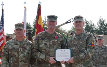 Col. Nirenberg Assumes Command of Division Artillery Brigade, 1st Armored Division