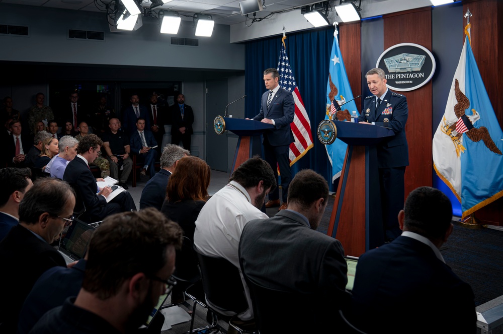 SecDef &amp; CJCS Press Briefing