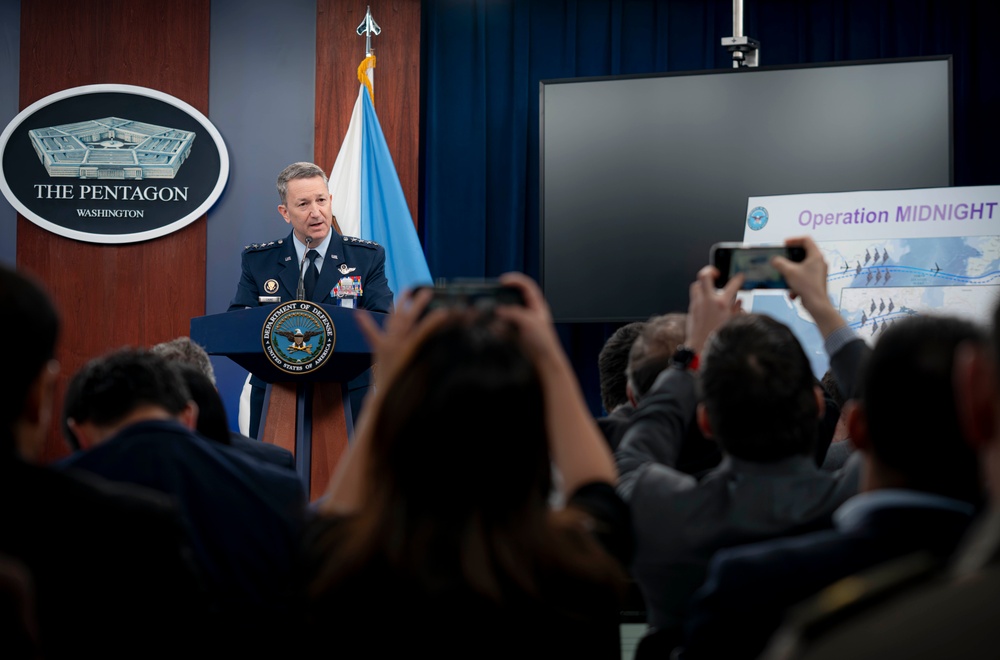 SecDef &amp; CJCS Press Briefing