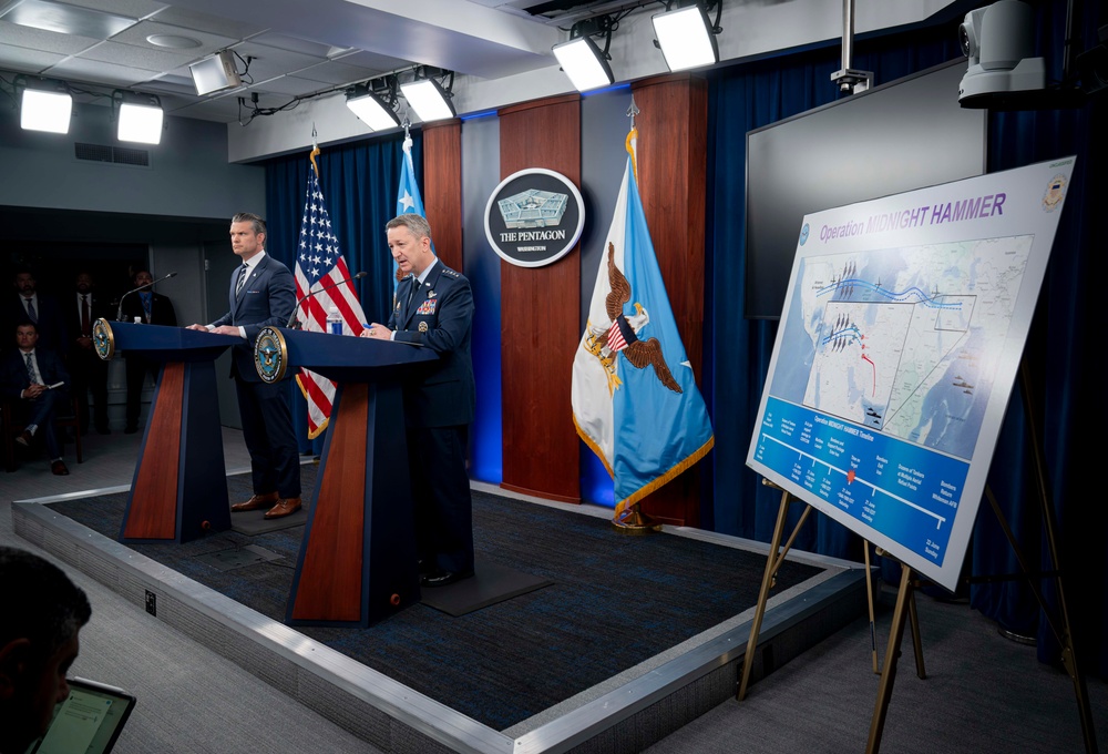 SecDef &amp; CJCS Press Briefing