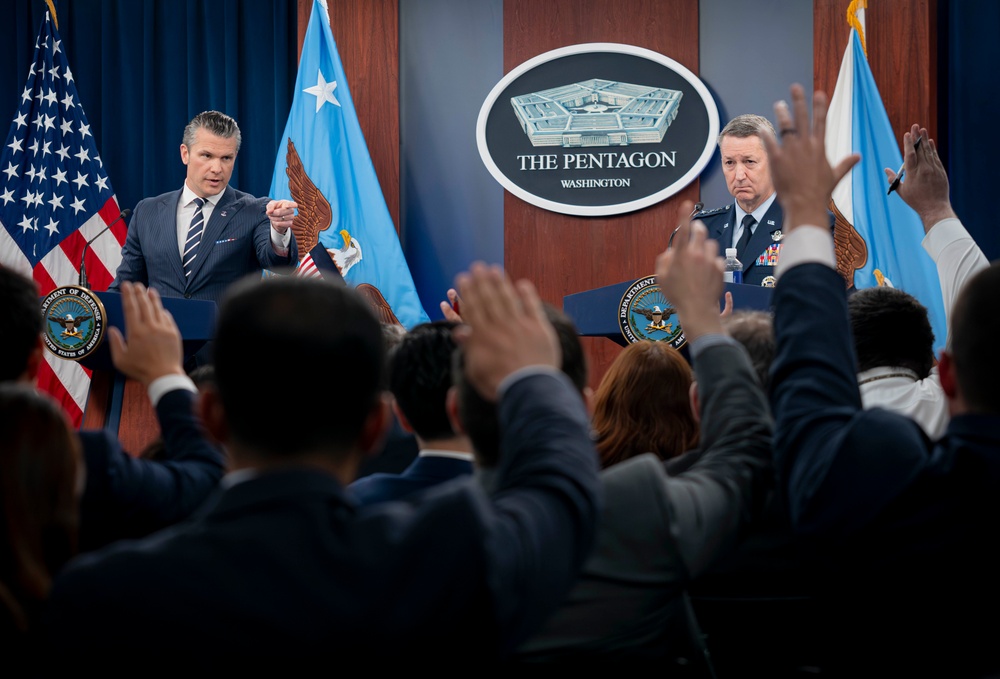 SecDef &amp; CJCS Press Briefing