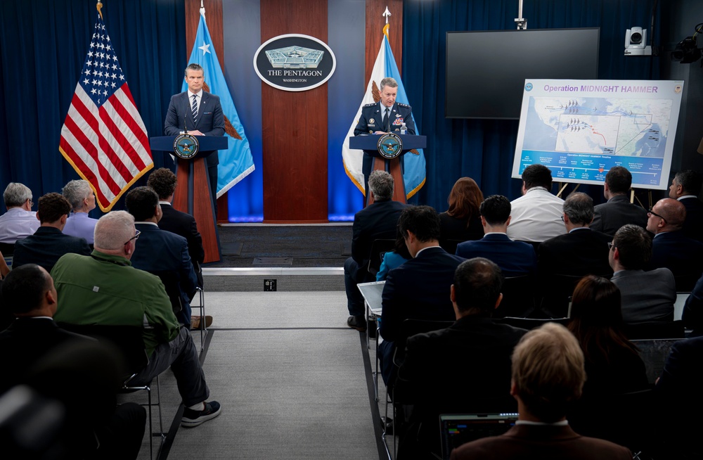 SecDef &amp; CJCS Press Briefing