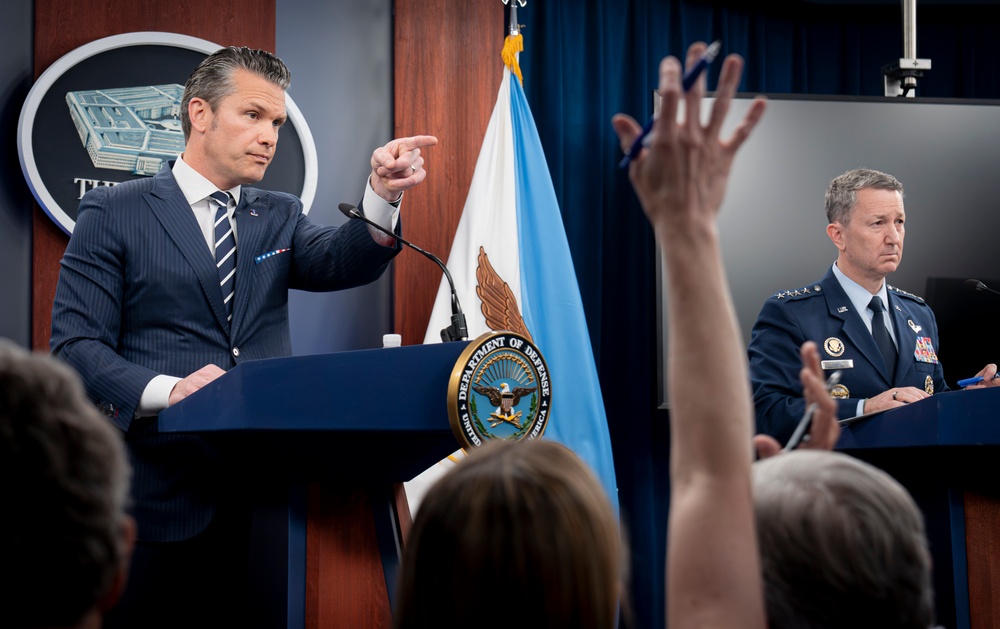 SecDef &amp; CJCS Press Briefing