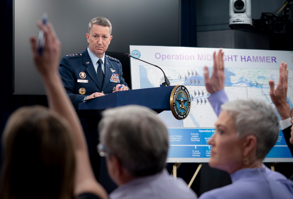 SecDef &amp; CJCS Press Briefing