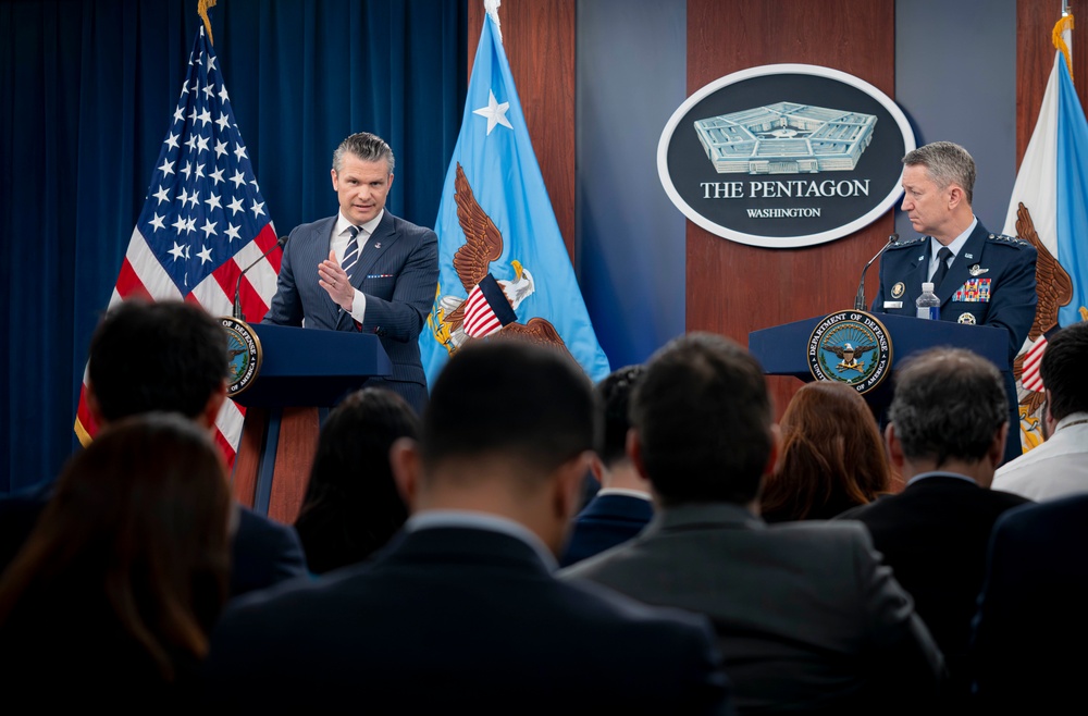 SecDef &amp; CJCS Press Briefing