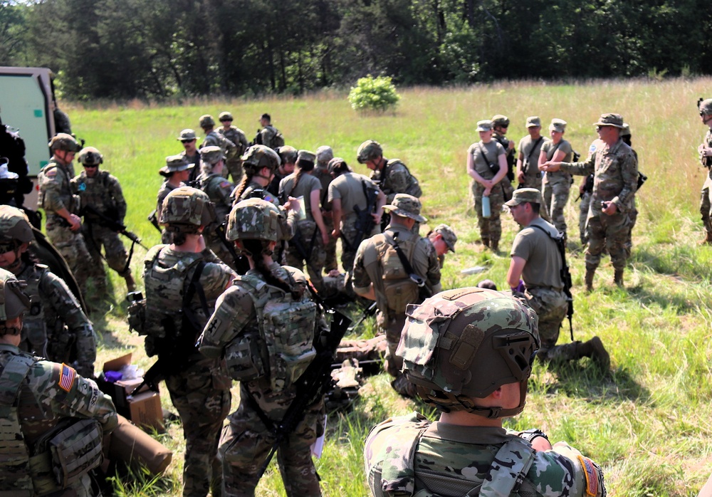 Medics with Wisconsin National Guard’s 2nd Battalion, 127th Infantry Regiment hold training at Fort McCoy; unit preps for deployment