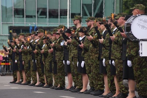 Soldiers conduct battle drills during Astral Knight 19