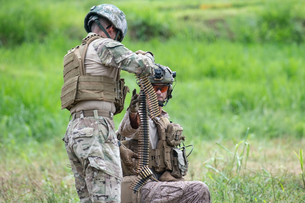 U.S. Marines train with Panamanian Security Forces