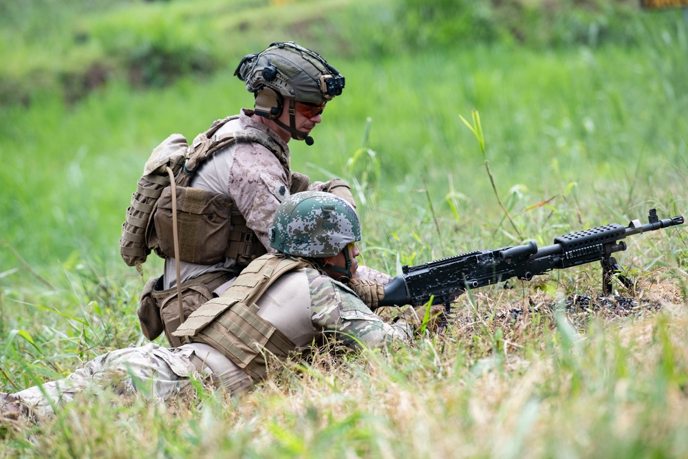 U.S. Marines train with Panamanian Security Forces