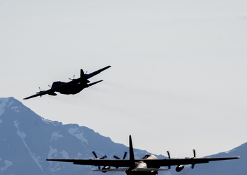 JASDF participates in Red Flag-Alaska 25-2 familiarization day