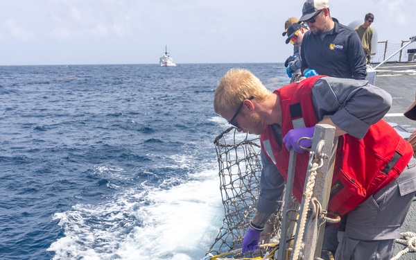 USS Cole, USCGC Northland, Conduct At-Sea Transfer of Intercepted Contraband