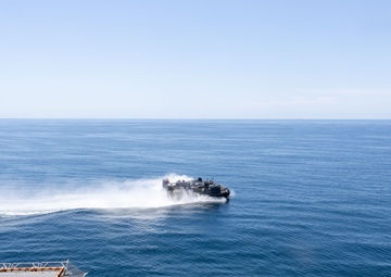 USS Iwo Jima conduct LCAC and Flight Operations
