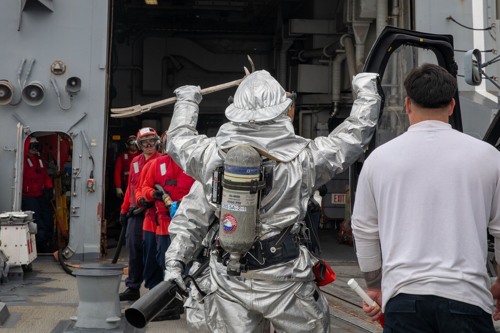 USS Sampson conducts routine operations