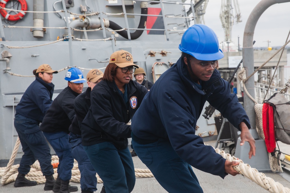 USS Sampson conducts routine operations