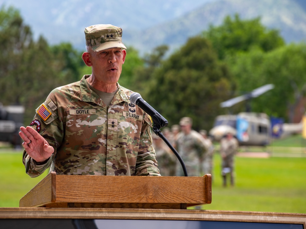 4th Combat Aviation Brigade Change of Command