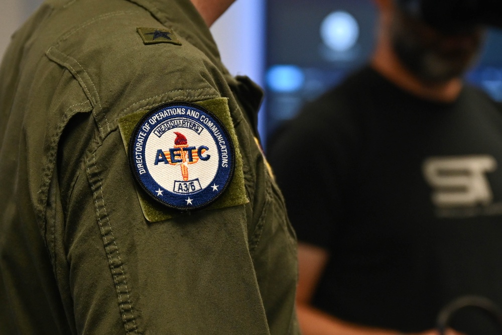 AETC operations director visits 97th AMW