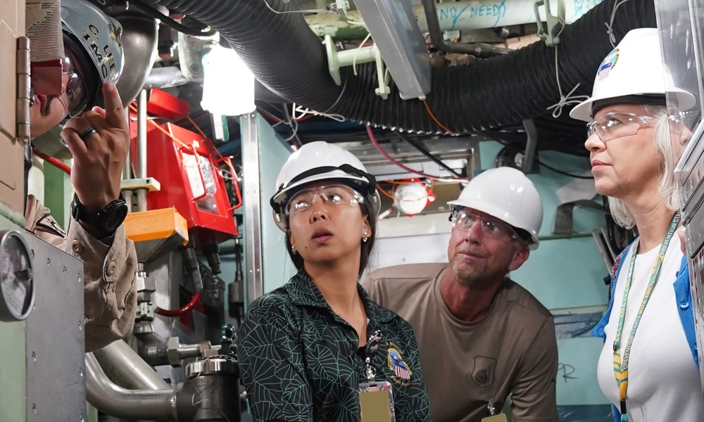 DLA &amp; Air Force Personnel Tour USS Colorado (788) at Pearl Harbor Naval Shipyard