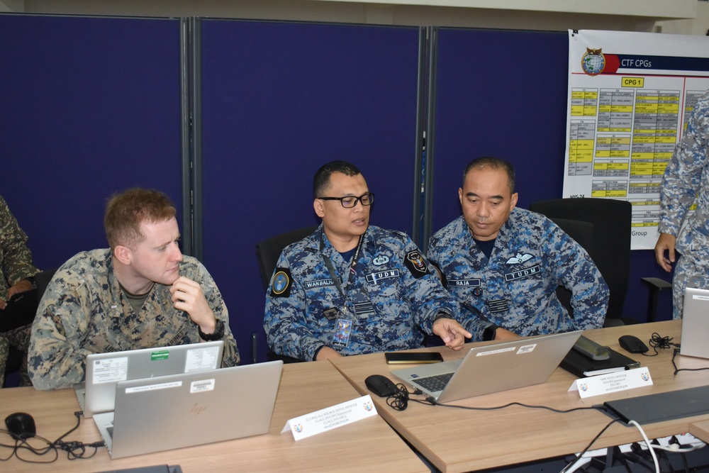 Bersama Warrior 25: U.S. Marines, Soldiers, Sailors, Airmen conduct combined planning with Malaysian Armed Forces