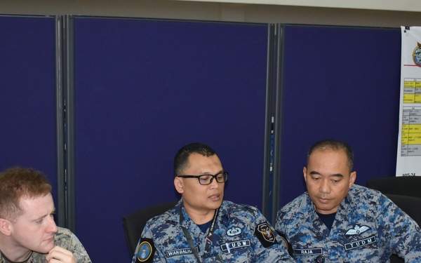 Bersama Warrior 25: U.S. Marines, Soldiers, Sailors, Airmen conduct combined planning with Malaysian Armed Forces