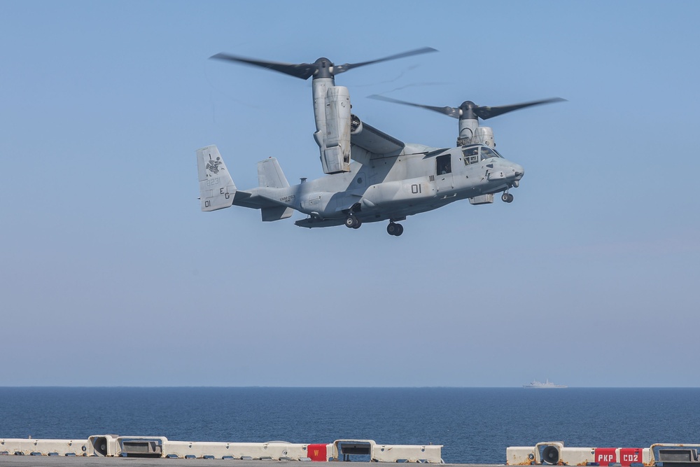 USS Iwo Jima Conducts Flight Ops with VMM 263