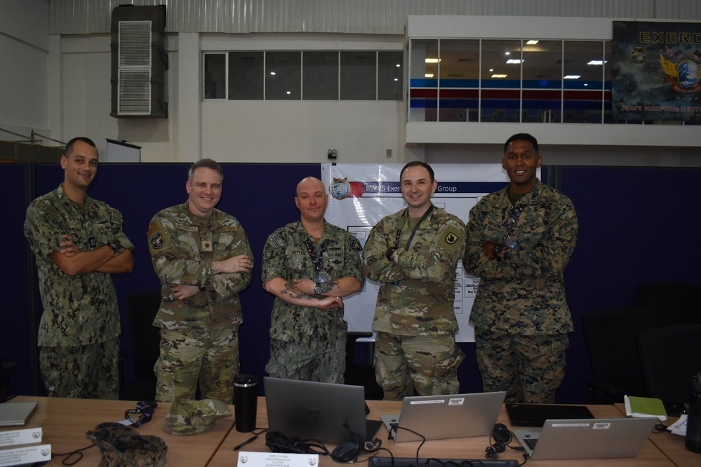 Bersama Warrior 25: U.S. Marines, Soldiers, Sailors, Airmen conduct joint planning