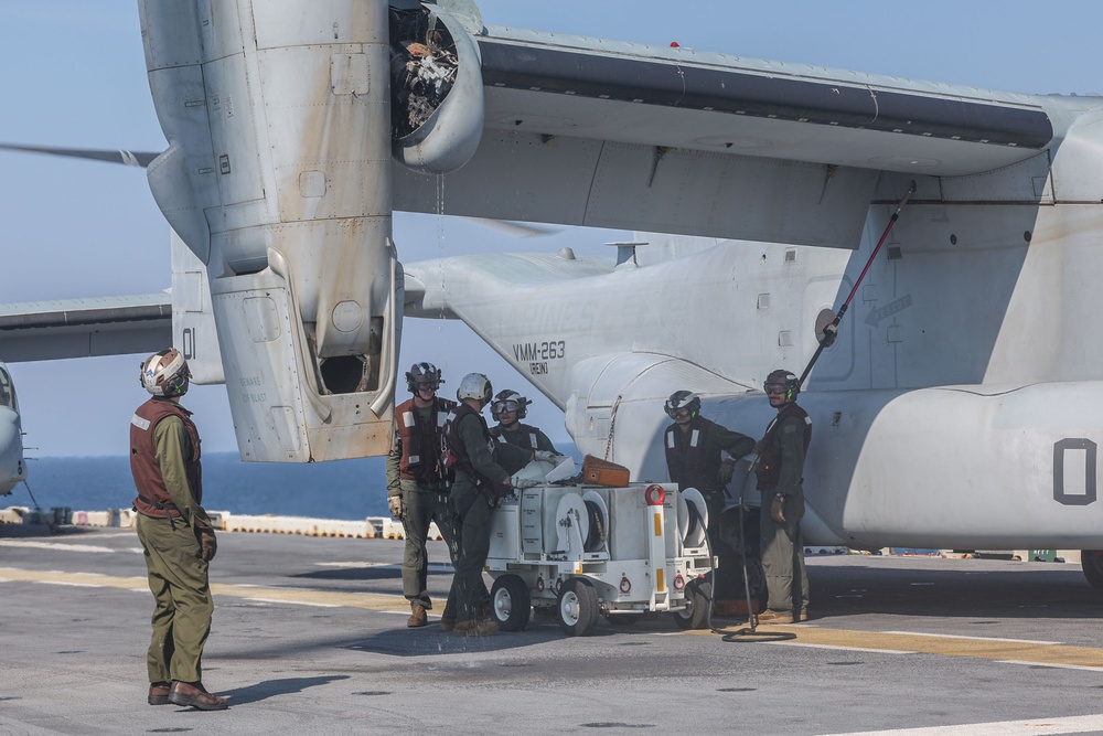 USS Iwo Jima Conducts Flight Ops with VMM 263