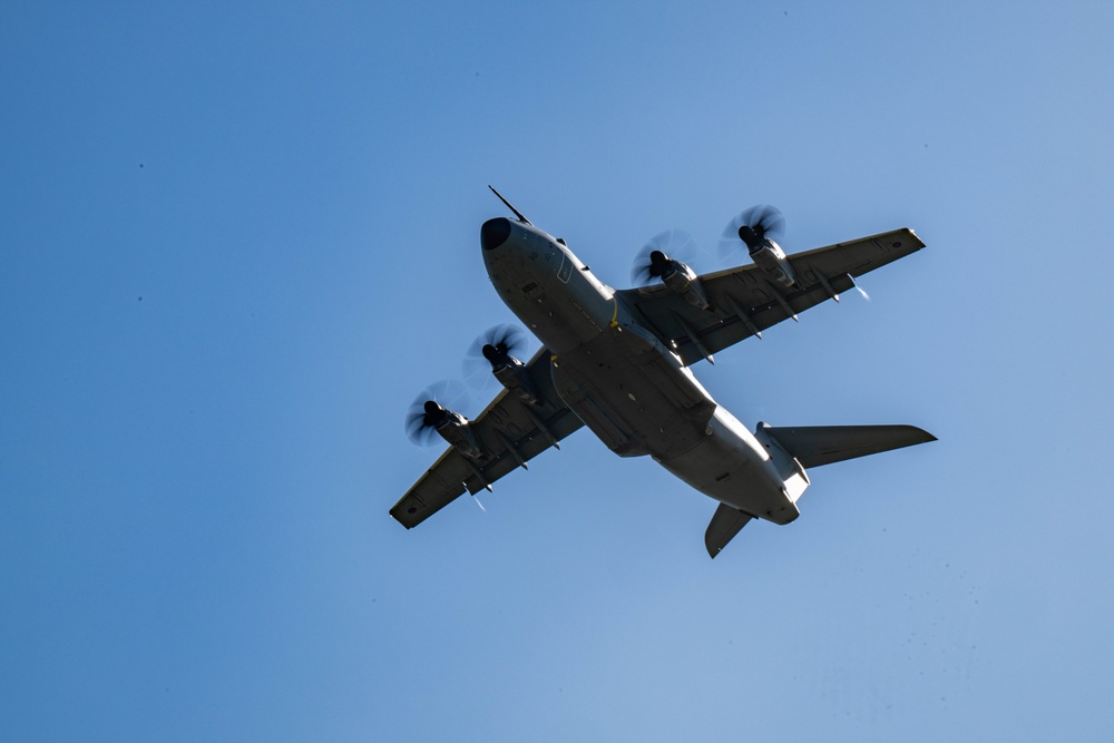 435th AGOW, RAF Aircraft conduct first joint landing zone coordination