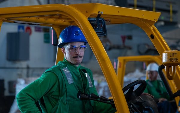 George Washington Conducts a Replenishment-at-Sea