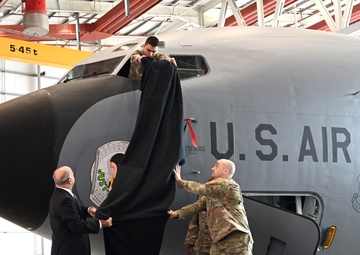 100th BG legacy nose art, ‘Just-A-Snappin’ joins 100th ARW, Bloody Hundredth heritage