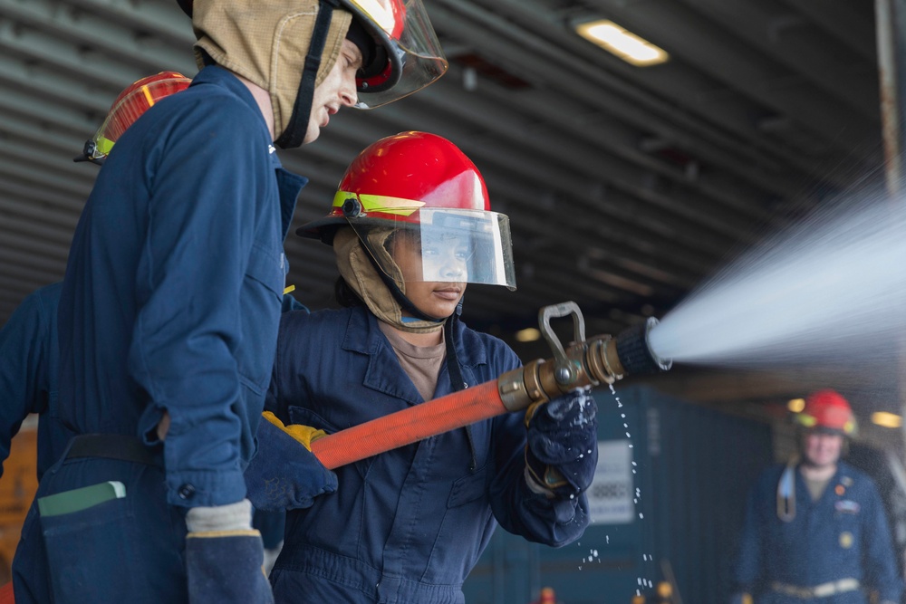 Kearsarge Sailors Conduct Firefighting Training
