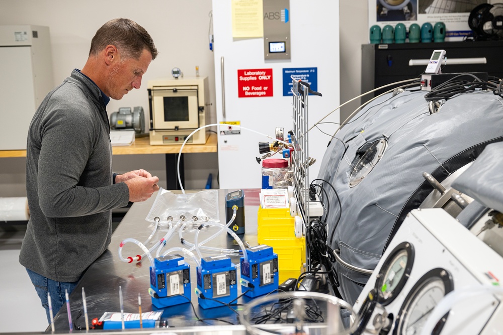 Off-gassing: Keeping Divers, Submariners Safe From Toxins