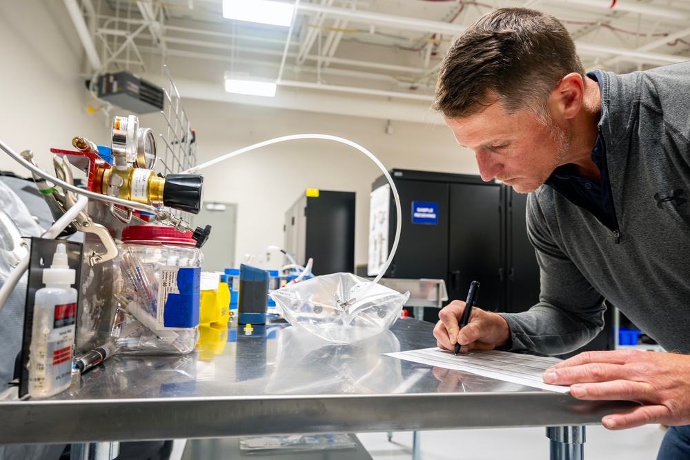Off-gassing: Keeping Divers, Submariners Safe From Toxins