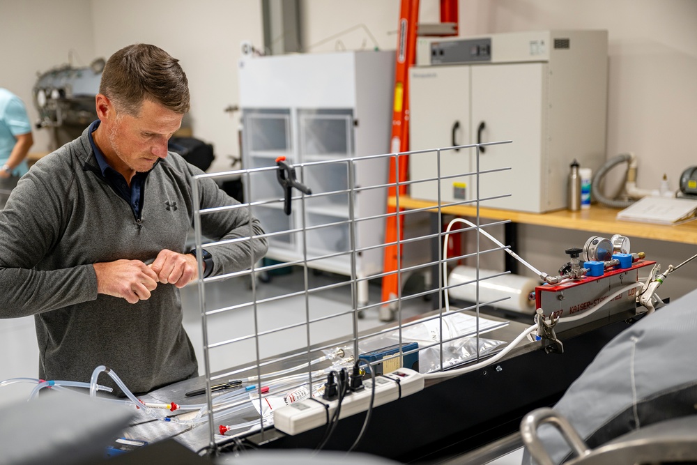Off-gassing: Keeping Divers, Submariners Safe From Toxins