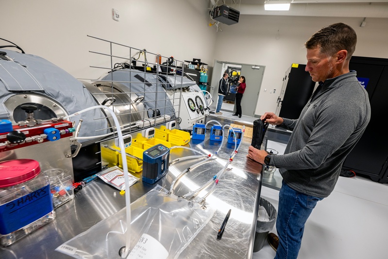 Off-gassing: Keeping Divers, Submariners Safe From Toxins