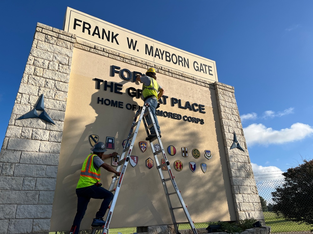 Sign Reinstallation Begins at Frank W. Mayborn Gate