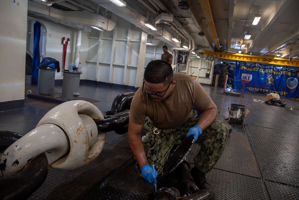 Ike Conducts Planned Incremental Availability maintenance period