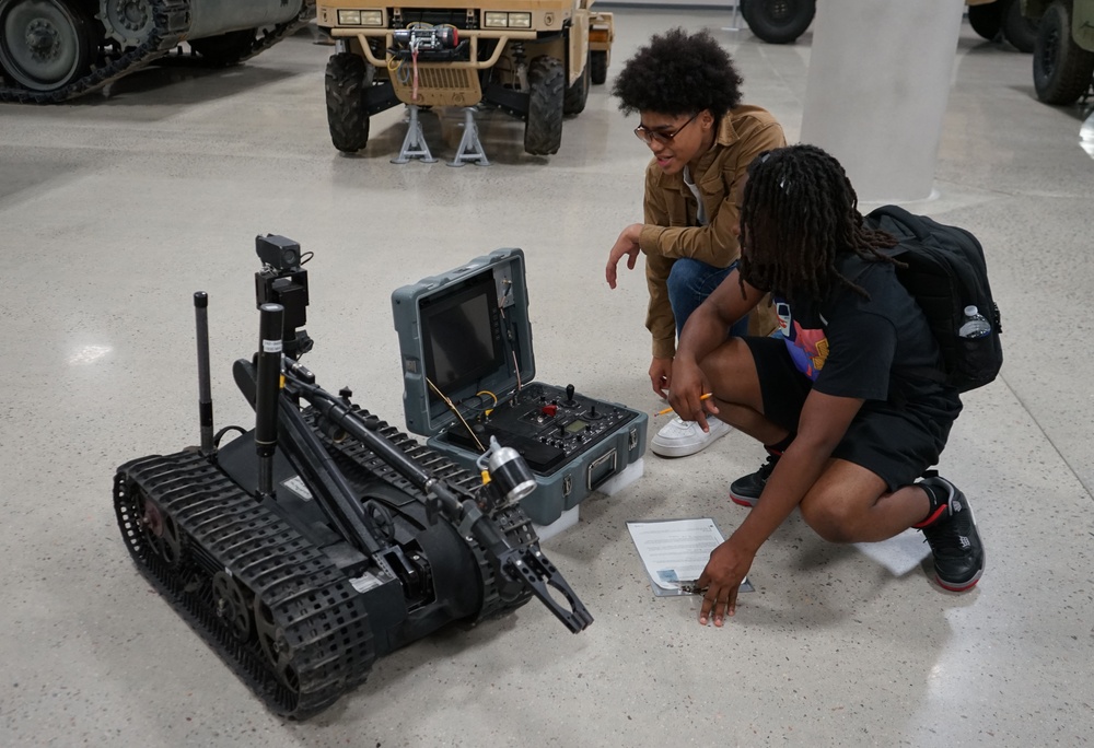 TIQAD hosts VSU STEAM L.I.T. students