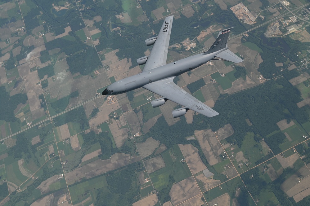 Refueler on the Way