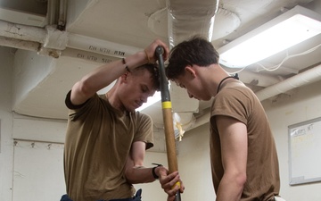 Ronald Reagan Sailors Perform Maintenance